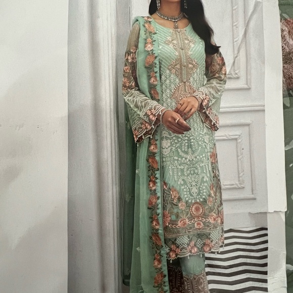 Saree in great condition - Picture 7 of 7